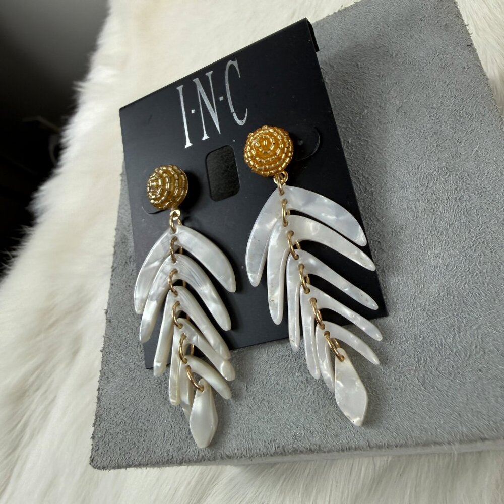 INC International Palm Leaf Gold Tone Shakey Articulated Pierced Earrings - Picture 3 of 4